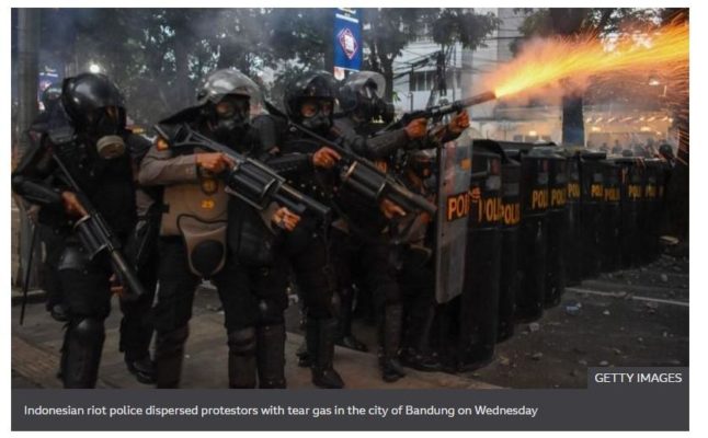bandung-riot-police