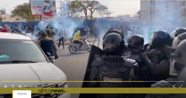 senegal-teargas-clash