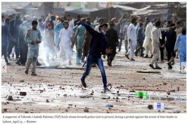 lahore-protest-violent