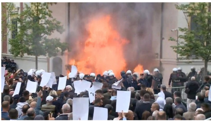 tirana-protest